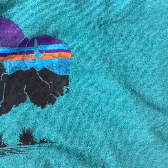 Patagonia T shirt - Picture 2 of 2